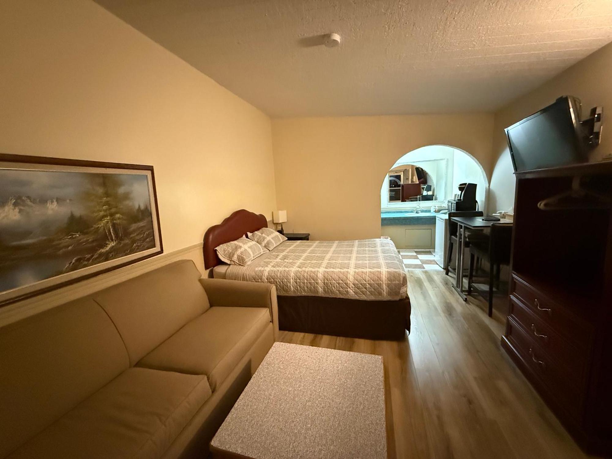 Centre Suite Inns Motel Bonnyville Exterior photo